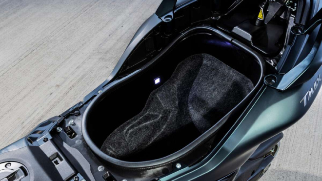 2022 Yamaha TMax 560 Tech Max ra mắt, thiết kế hoành tráng - 10