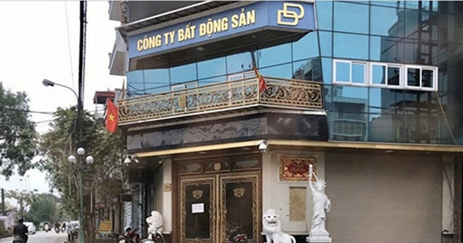 Lúc này chân tướng nữ doanh nhân thường xuyên làm từ thiện được mọi người biết rõ.
