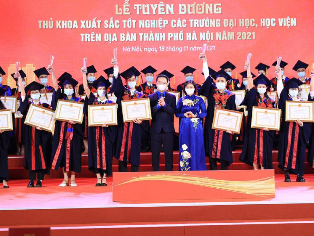 Giáo dục - du học - Hà Nội tuyên dương 90 thủ khoa xuất sắc tốt nghiệp các trường đại học, học viện