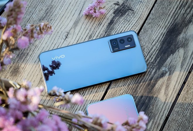 Đánh giá smartphone Vivo V23e: Camera đa năng, sạc nhanh 44W - 3