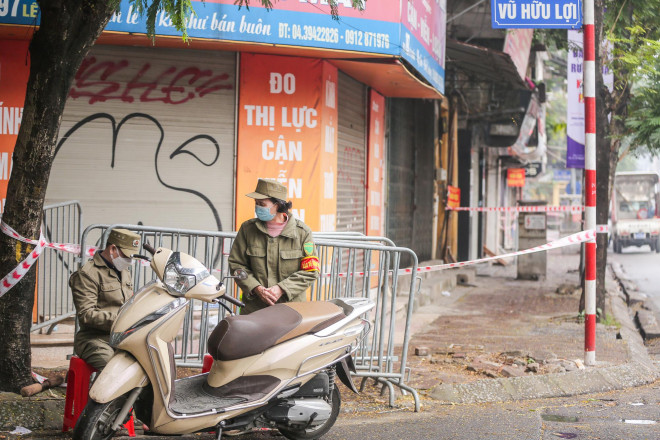 Lực lượng chức năng có mặt 24/24 giờ nhằm đảm bảo an toàn trong công tác phòng chống dịch Covid-19