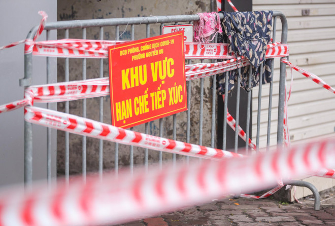 Một con ngõ khác nằm trong khu vực phong toả thuộc phường Nguyễn Du