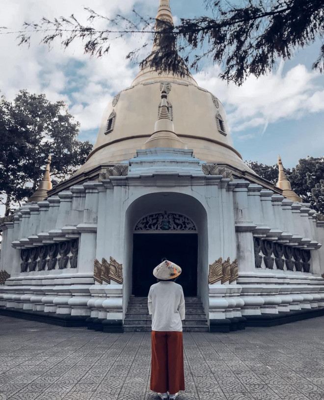 Phút thảnh thơi ở ngôi chùa “vàng” xứ Huế - 16