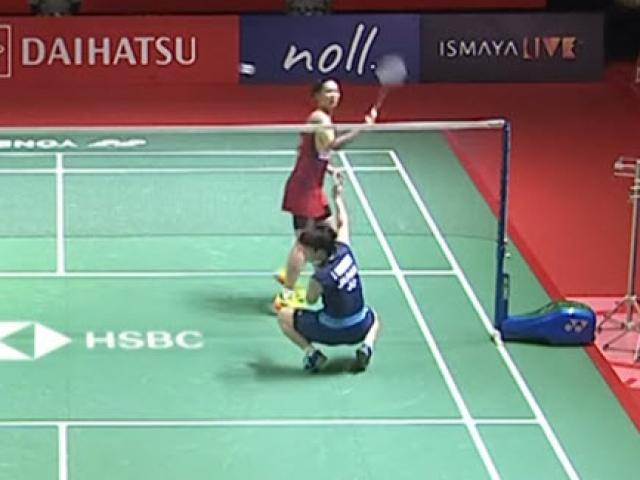 Thể thao - Cầu lông đỉnh cao: Giơ vợt che mặt lại tạo ra siêu phẩm "trăm năm có một"