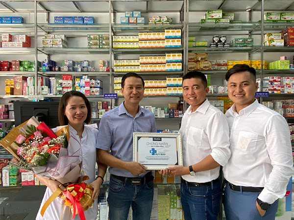 Nhà thuốc Huy Mai được nhiều thương hiệu danh tiếng trao chứng nhận phân phối chính hãng