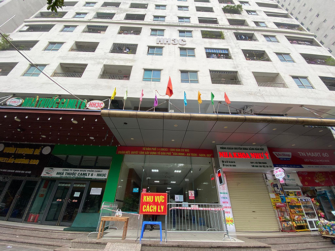 Toà HH3C chung cư Linh Đàm, phường Hoàng Liệt (Hoàng Mai, Hà Nội) nơi có ca dương tính SARS-CoV-2.