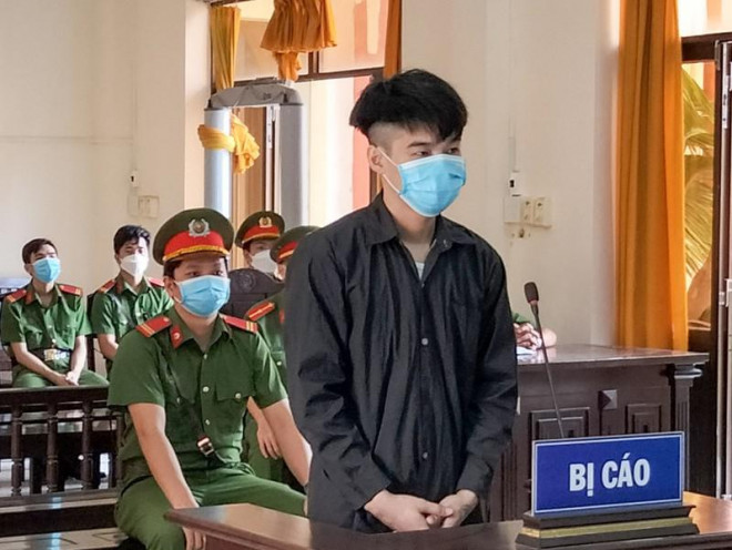 Bị cáo&nbsp;Nguyễn Bảo Quốc tại tòa. Ảnh: VĂN VŨ
