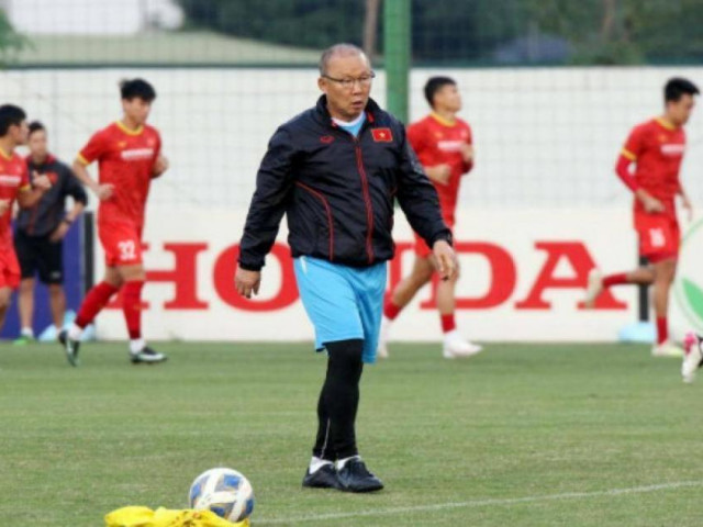 Bóng đá - Hành động lạ của HLV Park và "quả bom nổ chậm" ở đội tuyển Việt Nam