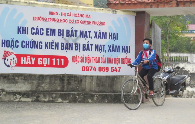 Số điện thoại của thầy Anh trở thành đường dây nóng tiếp nhận phản ánh của học trò