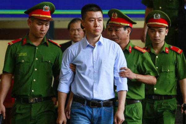 &#34;Trùm cờ bạc&#34; Phan Sào Nam bị ngồi tù trở lại - 1