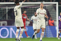 Kết quả bóng đá Fiorentina - AC Milan: Rượt đuổi 7 bàn, cú đúp Ibrahimovic (Vòng 13 Serie A)