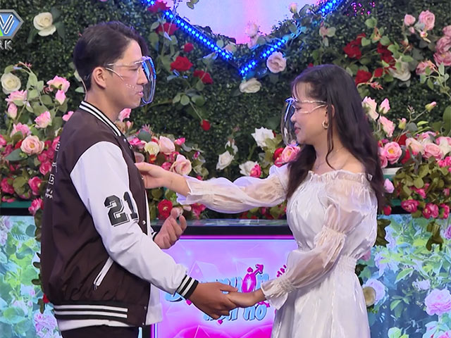 Bạn trẻ - Cuộc sống - Tham gia hẹn hò, anh chàng vừa gặp gái xinh 19 tuổi đã tính chuyện kết hôn