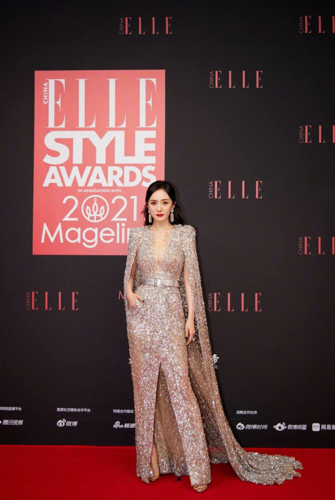 Cùng chọn style nữ thần, Angelababy trông nhạt nhòa hơn hẳn Dương Mịch và Địch Lệ Nhiệt Ba - 4