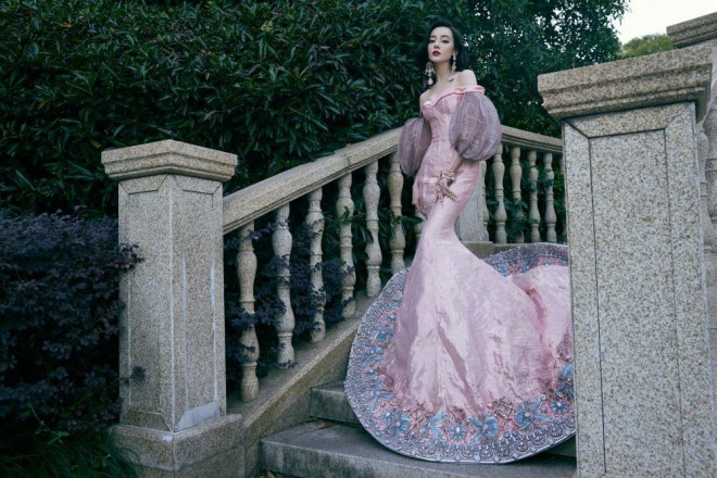 Cùng chọn style nữ thần, Angelababy trông nhạt nhòa hơn hẳn Dương Mịch và Địch Lệ Nhiệt Ba - 9