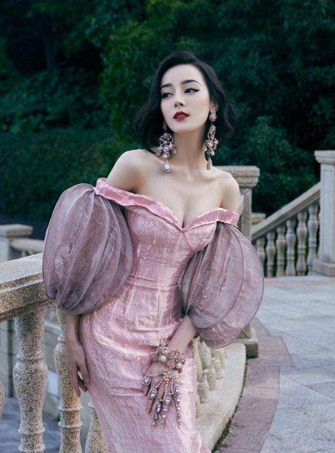 Cùng chọn style nữ thần, Angelababy trông nhạt nhòa hơn hẳn Dương Mịch và Địch Lệ Nhiệt Ba - 8