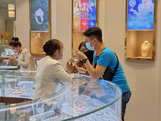 Kinh doanh - Một đại gia kiếm được gần 4.000 tỉ nhờ bán vàng miếng