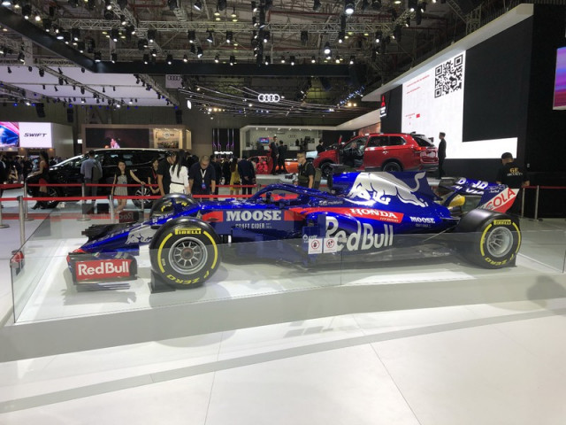 Ô tô - Xe nhập giá 400 triệu đồng đua nhau về nước dịp cuối năm