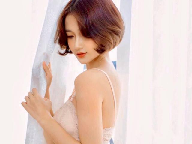 Làm đẹp - 9X Quảng Ngãi da "trắng như ngó cần", vòng eo mỏng như tờ giấy