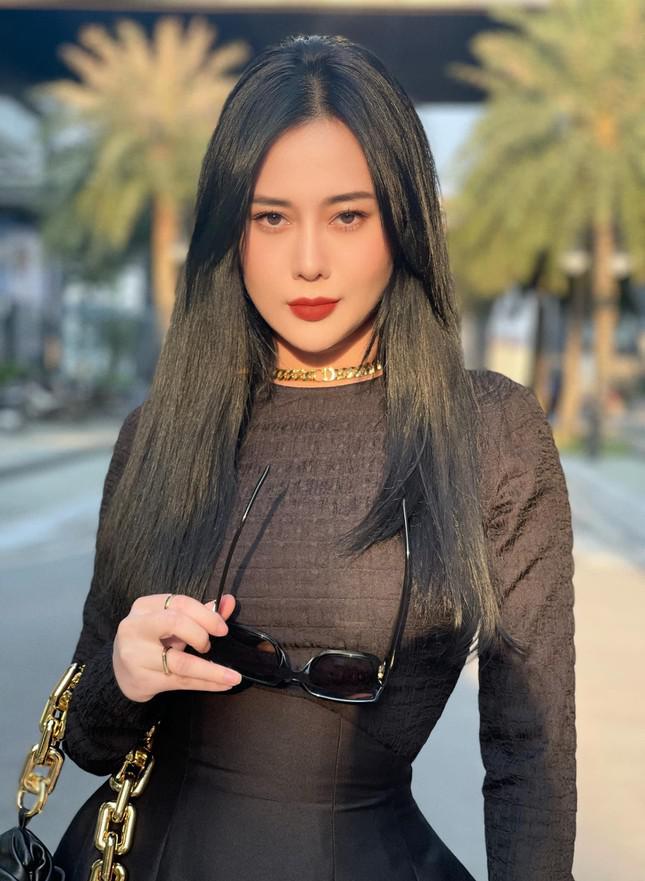 Vòng eo của Phương Oanh &#34;biến hình&#34; không thể tin nổi sau Hương Vị Tình Thân - 4