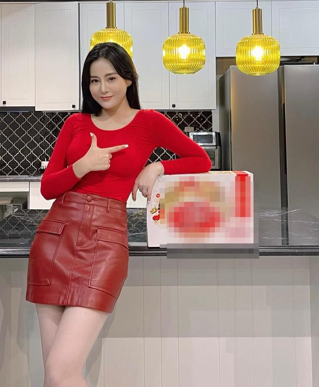 Vòng eo của Phương Oanh &#34;biến hình&#34; không thể tin nổi sau Hương Vị Tình Thân - 5