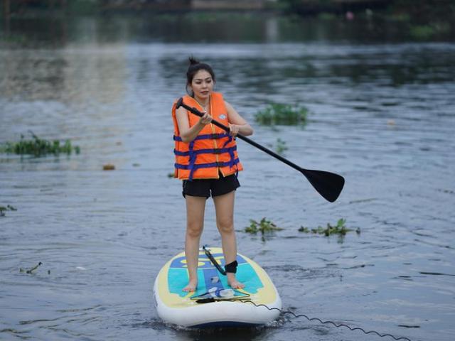 Bạn trẻ - Cuộc sống - Thú chơi ván Sup thu hút giới trẻ Sài thành