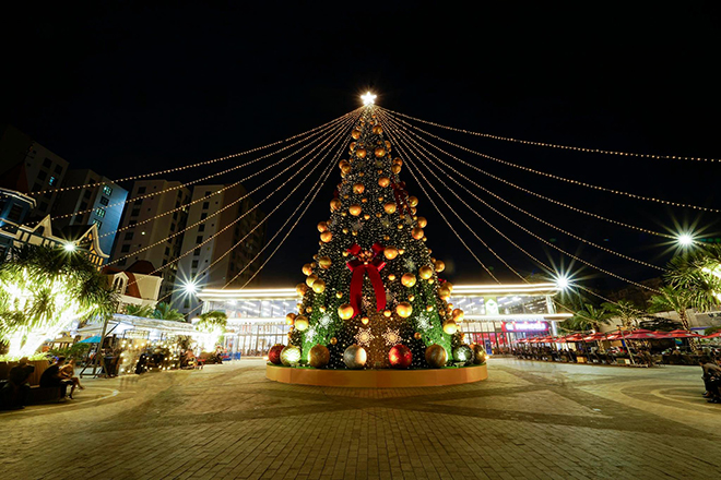 Rộn ràng với không khí Giáng Sinh sớm tại điểm check-in mới toanh giữa Sài Gòn - 4