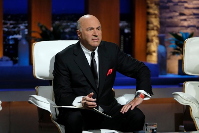 Kevin O’Leary, người Canada là một đại gia giàu có, sở hữu khối tài sản 400 triệu USD.&nbsp;Ông từng là &#34;cá mập&#34; nổi tiếng góp mặt trong chương trình &#34;Shark Tank&#34; của Mỹ
