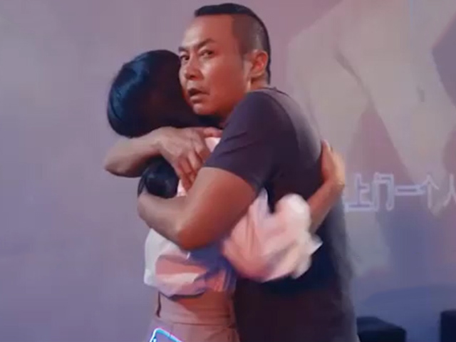 Cười 24H - Vui quá đà người đàn ông bị phát hiện cặp bồ với bạn thân của vợ