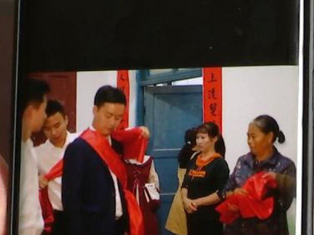 Bạn trẻ - Cuộc sống - Chi 18 triệu chụp phóng sự cưới, cặp đôi khóc ròng khi nhận thành quả