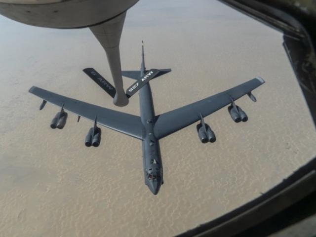 Thế giới - 10 oanh tạc cơ ném bom hạt nhân Mỹ đồng loạt áp sát Nga với mục đích đáng sợ