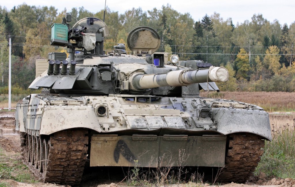 Xe tăng T-80U là vũ khí chủ lực của Nga nếu xung đột với Ukraine nổ ra.
