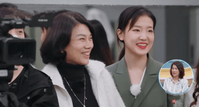Chia sẻ trên mạng, cô Mạnh tự nhận bản thân là cô gái bình thường và cảm ơn sự ủng hộ động viên với bà Đổng và công ty Gree Electric..
