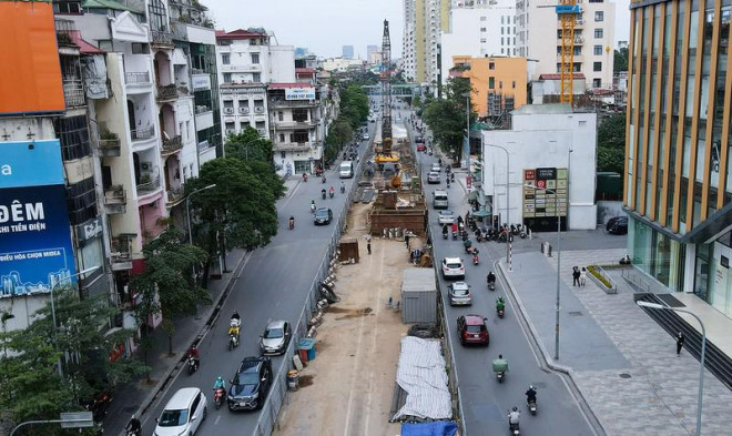 Hướng dọc đường Tôn Thất Tùng - Phạm Ngọc Thạch, đường Chùa Bộc - Đông Tác và các nhánh rẽ còn lại sẽ được tổ chức giao thông bằng đèn tín hiệu dưới cầu.