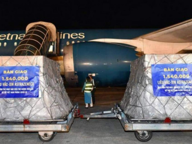 Tin tức trong ngày - Chuyên cơ chở Thủ tướng cùng 1,5 triệu liều vaccine từ Nhật về tới Nội Bài