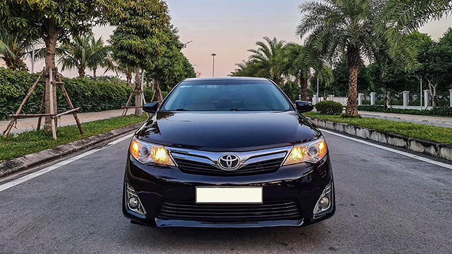 Giá Toyota Camry mới 2019 nhập khẩu Thái Lan