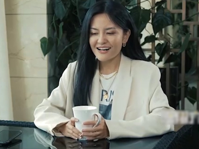 Cười 24H - Lần đầu gặp mặt chàng trai đã khiến cho gái xinh "khóc không thành tiếng"