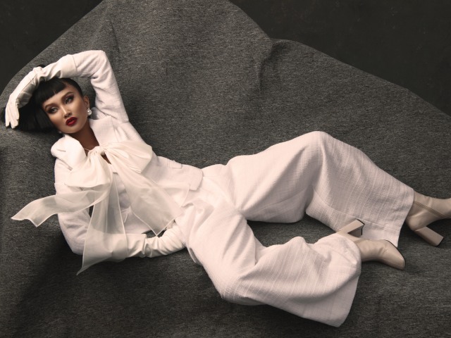 Thời trang - Chân dài lọt mắt xanh NTK Đỗ Mạnh Cường: Thần thái sắc lạnh, chất thời trang "đậm đà"