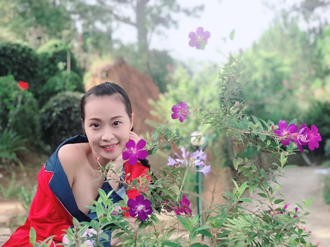 Năm 2017, Lê Kiều Như quyết định lui về hậu trường. Tên tuổi và hình ảnh của cô gần như vắng bóng trong làng giải trí. Trong thời gian sống ẩn dật, người đẹp chỉ tập trung chăm sóc gia đình nhỏ và ít gặp lại đồng nghiệp trong giới.
