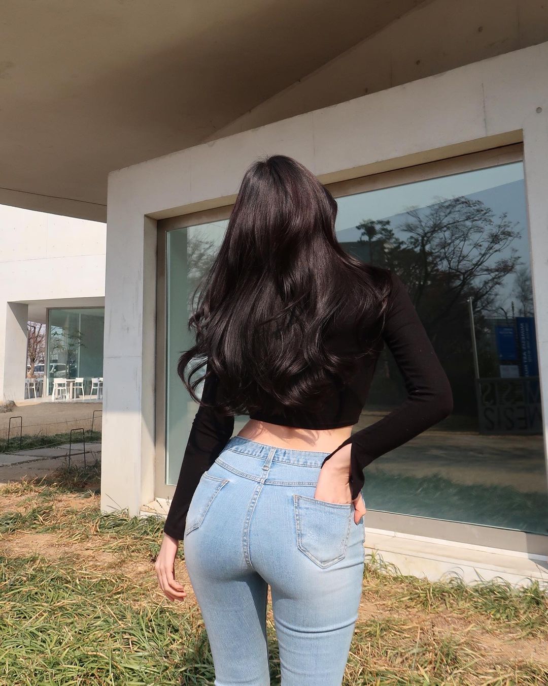 Skinny jeans được ưa chuộng ở Hàn Quốc vì độ tôn dáng - 9