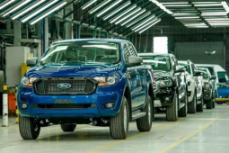 Thị trường - Tiêu dùng - Chính thức giảm 50% lệ phí trước bạ ôtô, người dân tiết kiệm hàng chục triệu đồng