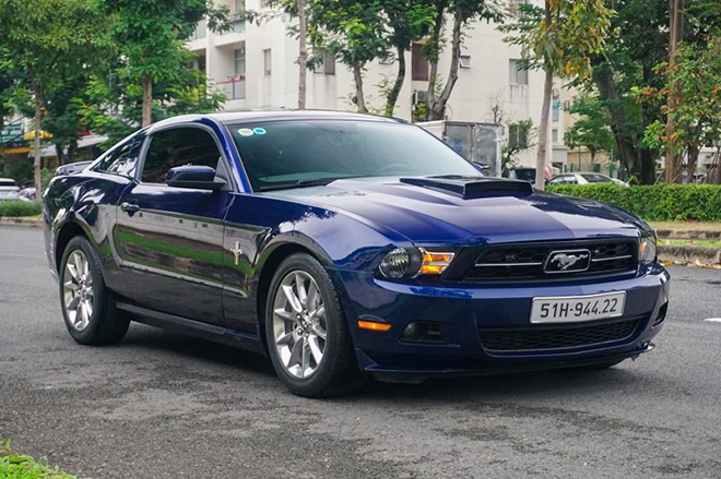 &#34;Chủ tịch cà phê&#34; Đặng Lê Nguyên Vũ tậu Ford Mustang đời 2010 - 3