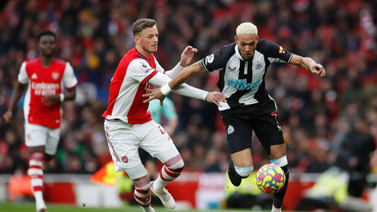 Arsenal gặp không ít khó khăn trước Newcastle