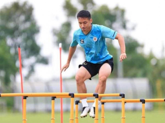 Nỗ lực của cầu thủ đội Hà Nội rất đáng trân trọng sau chuỗi ngày dài bị chấn thương. Ảnh: AN.