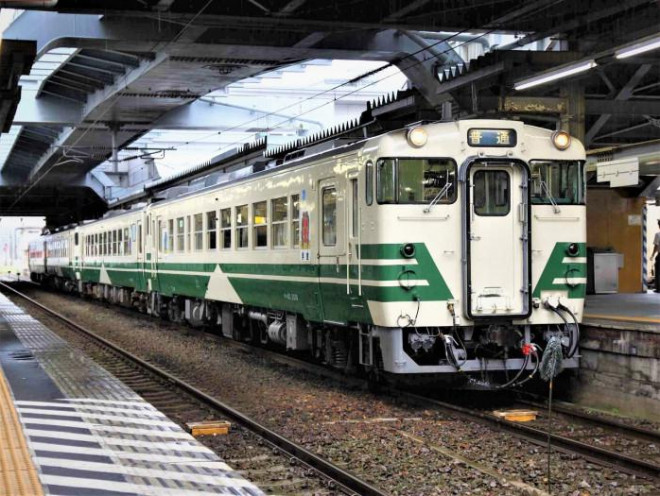 Bộ GTVT không ủng hộ việc nhập và khai thác toa xe DMU của Nhật đã khai thác 40 năm vì không đúng với quy định pháp luật về niên hạn toa xe khách và thời gian đã qua sử dụng đối với toa xe nhập khẩu. Ảnh: Đoàn tàu sử dụng toa xe DMU của Đường sắt Đông Nhật
