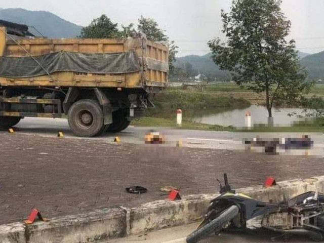 Tin tức trong ngày - Đôi nam nữ tử vong thương tâm sau va chạm xe tải