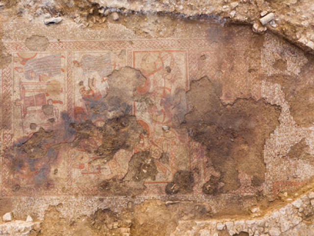 Du lịch - Đi dã ngoại, phát hiện "lâu đài kho báu" 1.700 năm vùi giữa đồng