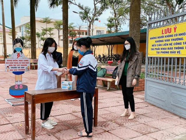 Giáo dục - du học - Bí thư Thành ủy Hà Nội Đinh Tiến Dũng: Đưa học sinh trở lại trường sớm nhất, an toàn nhất