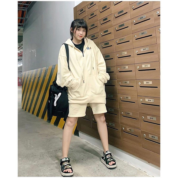 Hoodie nhà SLY trẻ trung, năng động làm nổi bật phong cách của người mặc&nbsp;