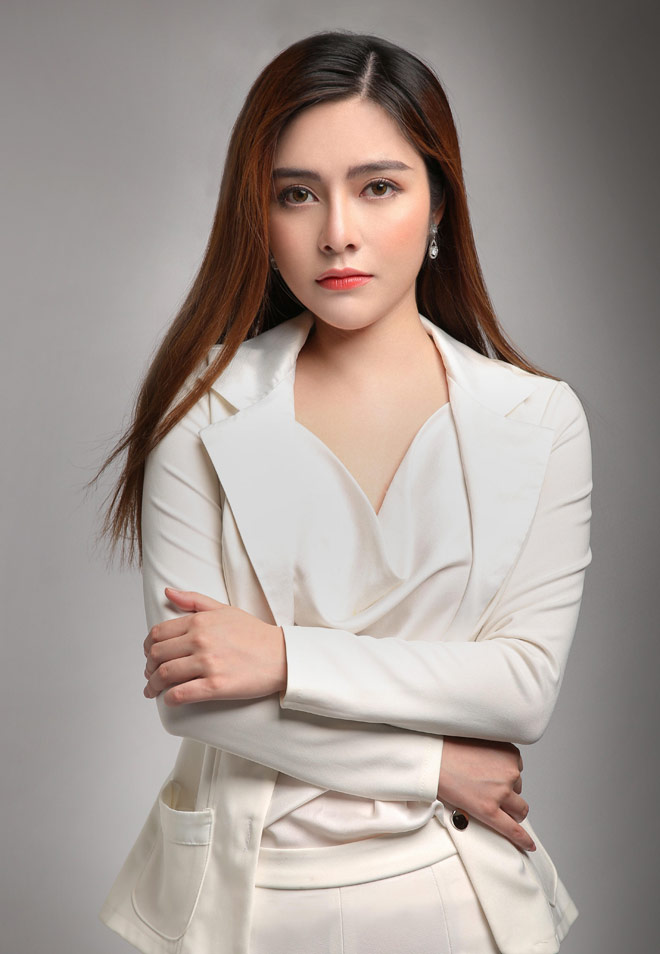 Hot girl quyến rũ của "Về nhà đi con" nói gì về những vai diễn gây chú ý - 3