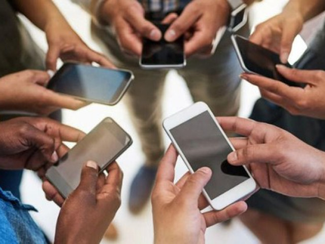 Bạn trẻ - Cuộc sống - Người trẻ "giải độc" công nghệ từ đâu?